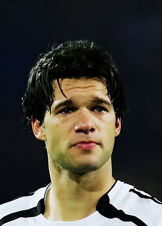 巴拉克退役的球队(他是德国足球黑暗时期的救世主,他也是悲情的英雄