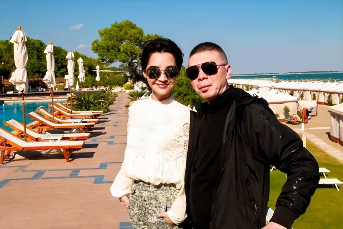 许晴:54岁至今未婚,悲情而挺立,她的经历让人心疼