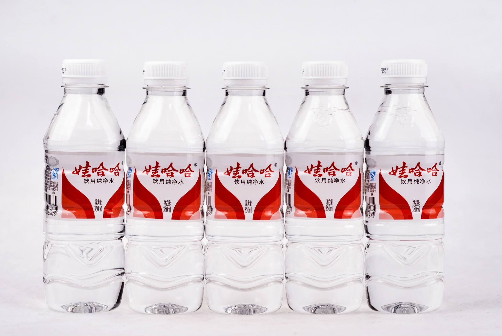 在车内暴晒过的“瓶装水”会致癌吗？央视实验告诉你答案