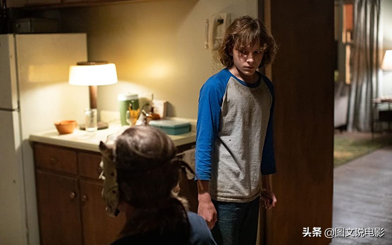 《暗黑电话》再生活化不过的日常，成长就是一场求生惊魂记