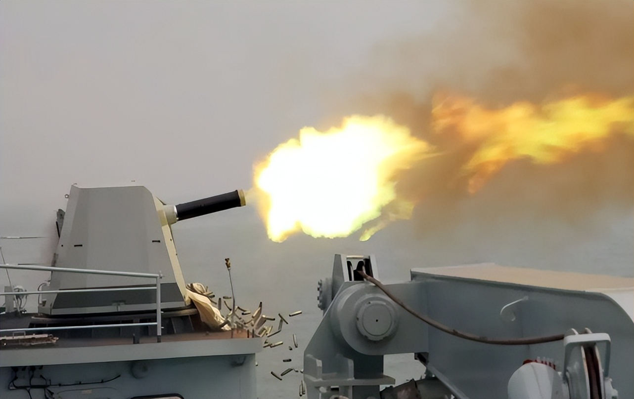 开火一秒钟耗费30万,中国1130近防炮有多猛?几乎不惧任何导弹
