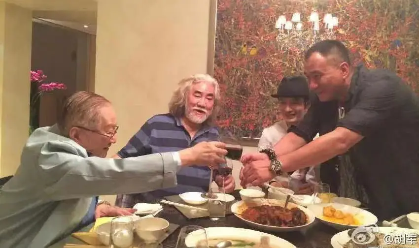 和刘烨拍床戏，迷倒吴京张涵予，这个男星凭什么能“男女通吃”？