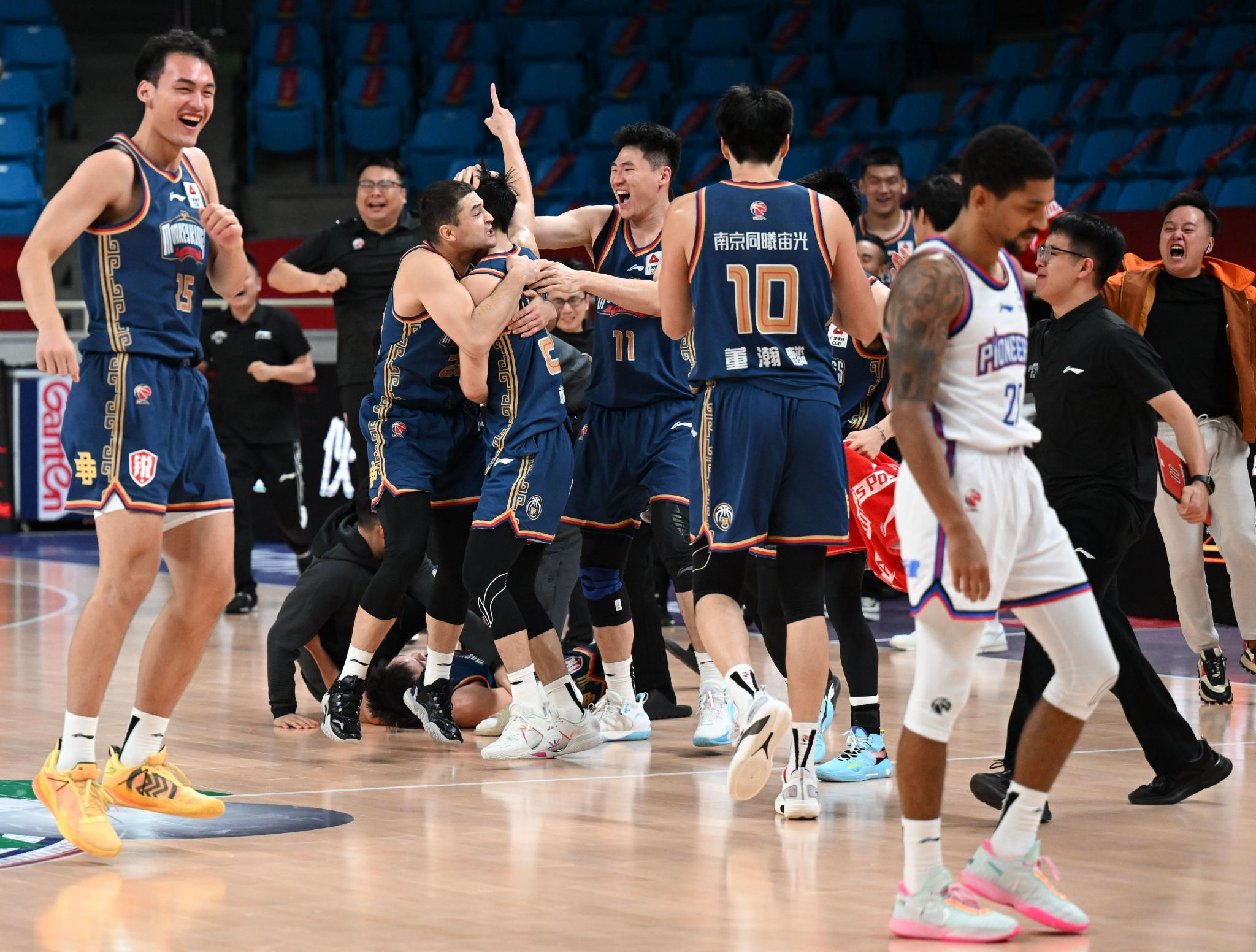 江苏同曦篮球俱乐部(同曦还能撑多久?