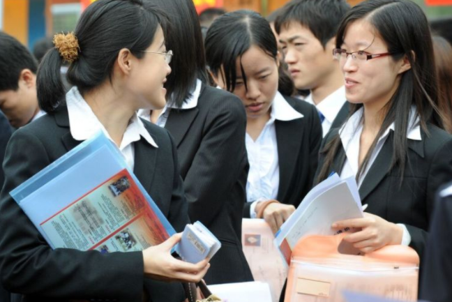 985硕士晒公务员6年的真实收入，网友看了羡慕不已，铁饭碗太香了