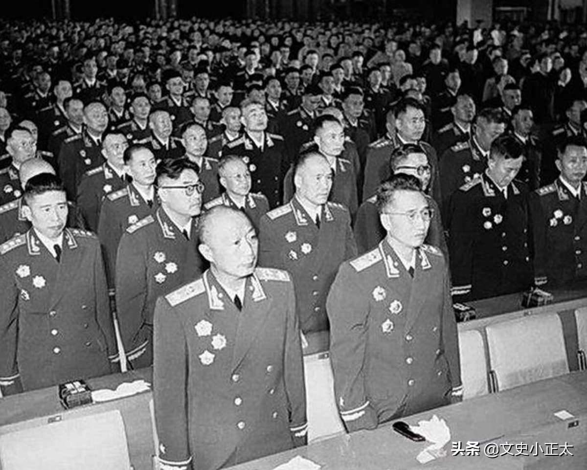 1955�����ν�����̨�»�վ��һ�ˣ�����������ԭ��û�������