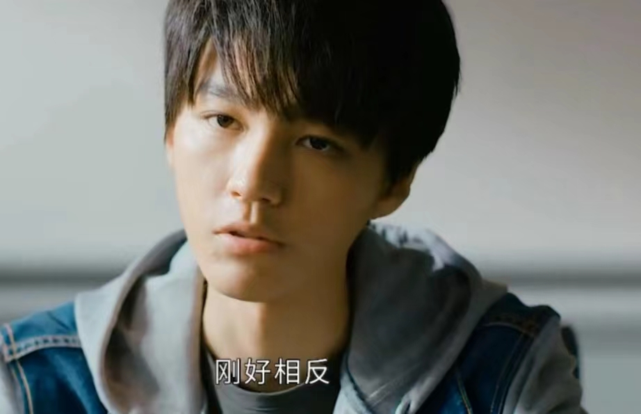 《重生之门》开播口碑不佳，王俊凯表情僵硬演技遭吐槽，难成爆款