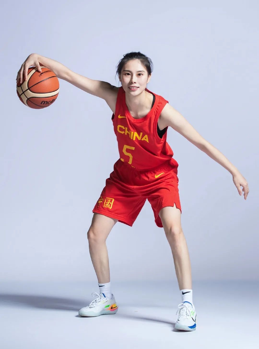 女篮篮球鞋实战(Nike与AJ强强联手！为中国女篮打造专属战靴)