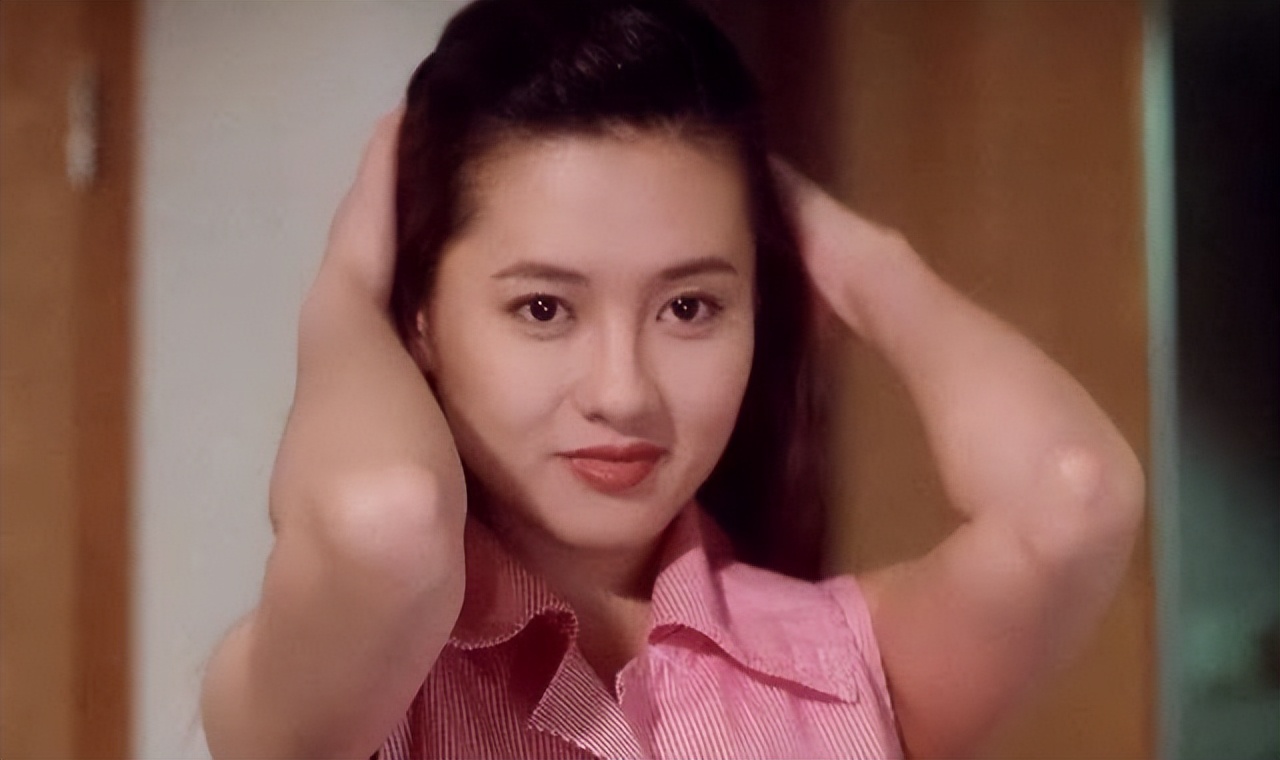 "蜜桃玉女"李丽珍,从学生情人到动作女神,她的人生活色生香