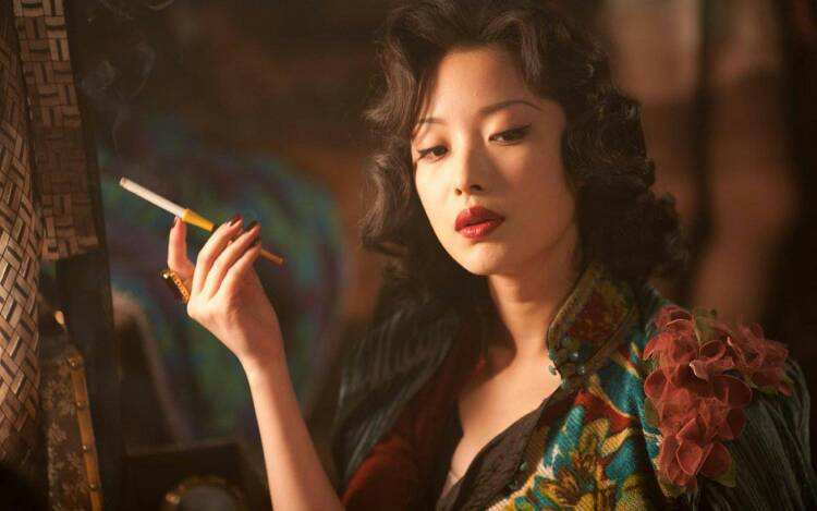 人虫儿电视剧(娱乐圈的“半老徐娘”，到中年事业再翻红，真是身材迎来的事业？)