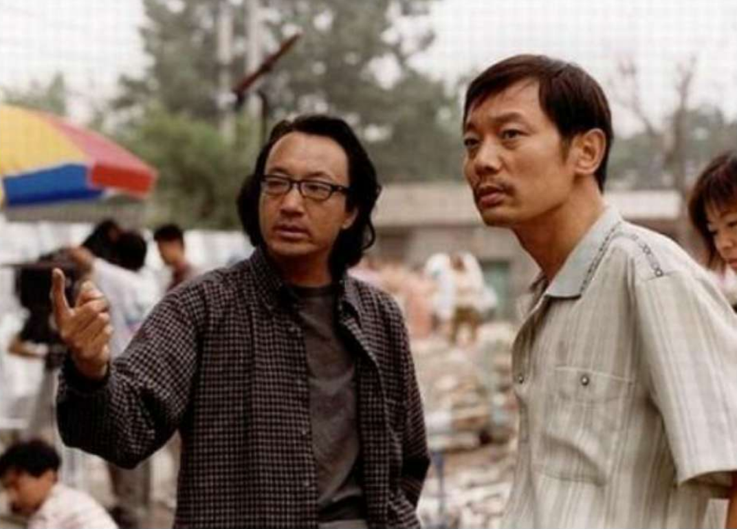 知名演员李佳璇：导演丈夫去世8年，与狗为伴，她的痴情让人泪目