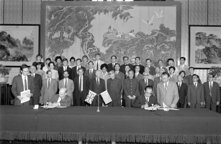香港回归25周年，众星齐聚文艺晚会，新教科书修正，历史不容篡改