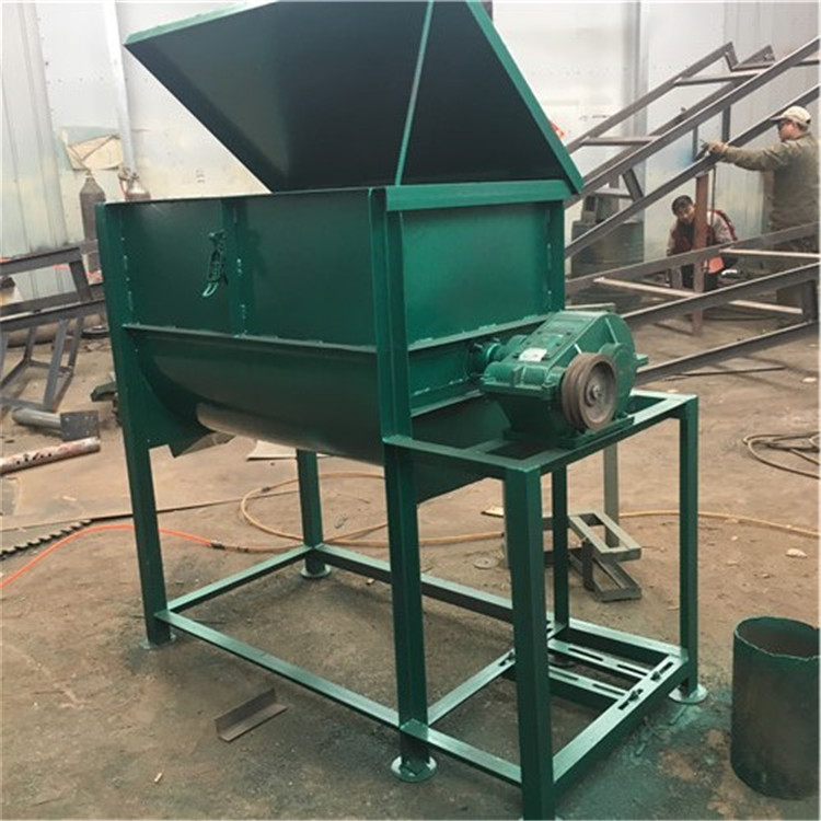 牛羊臥式飼料攪拌機(jī) 青貯草料拌料機(jī)