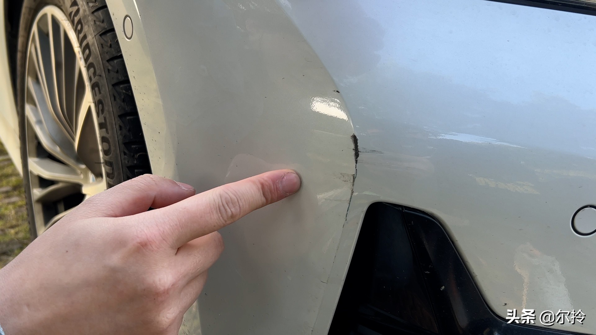 汽車有劃痕自助補漆到底靠譜嗎？如果噴壞了怎么辦？