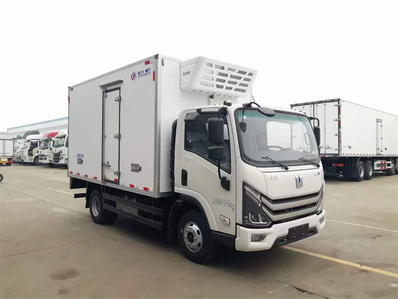续航超600公里的新能源冷藏车：吉利4.2米绿牌冷藏车