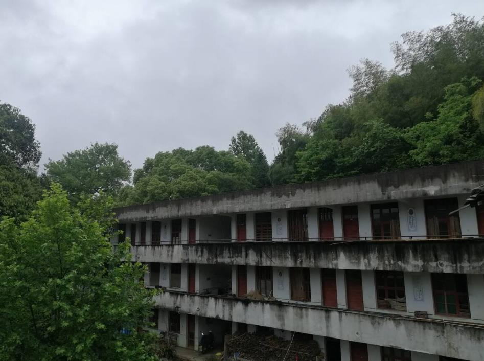 古天乐捐赠的希望学校逐渐荒废，为什么会出现这种现象？原因很多