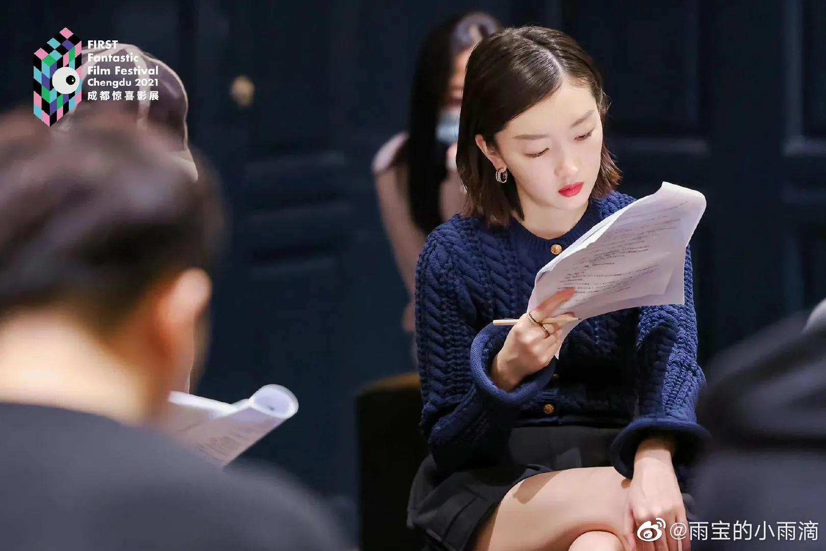 美女明星 周冬雨的眼睛配脸型真的是绝配太美了