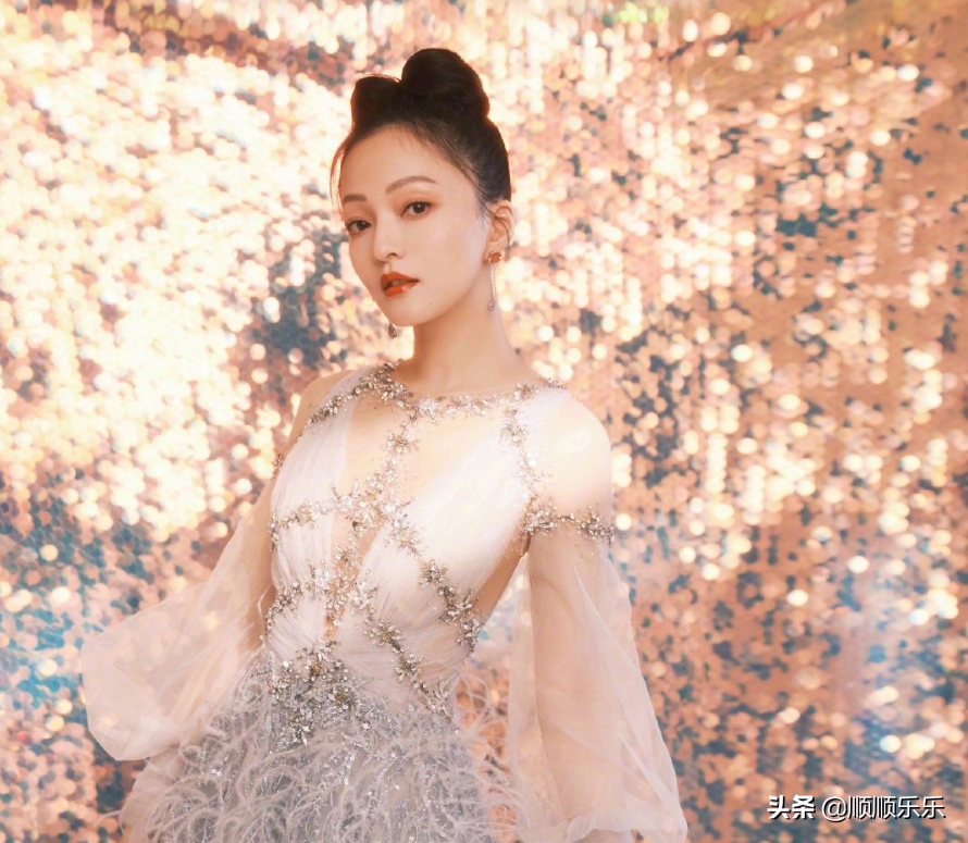 张韶涵李荣浩大眼瞪小眼，网友：这是故意的吗？