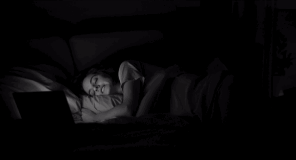 她刚出道，就刷新了华人女星尺度