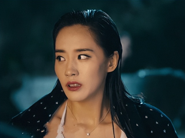 01 王智(夏洛特烦恼)在《夏洛特的烦恼》中,扮演校花角色的秋雅使无数