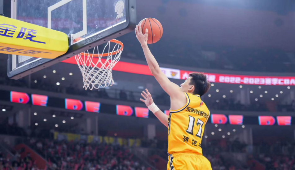 cba裁判水平为什么那么差（是裁判水平不够，还是故意偏袒广东队，任骏飞的这个动作可以说说）-华海博客