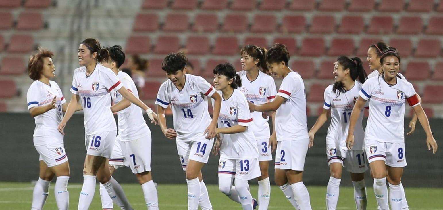 中国台北女足8人确诊，球迷：中国女足夺冠后，求足协包机接回国
