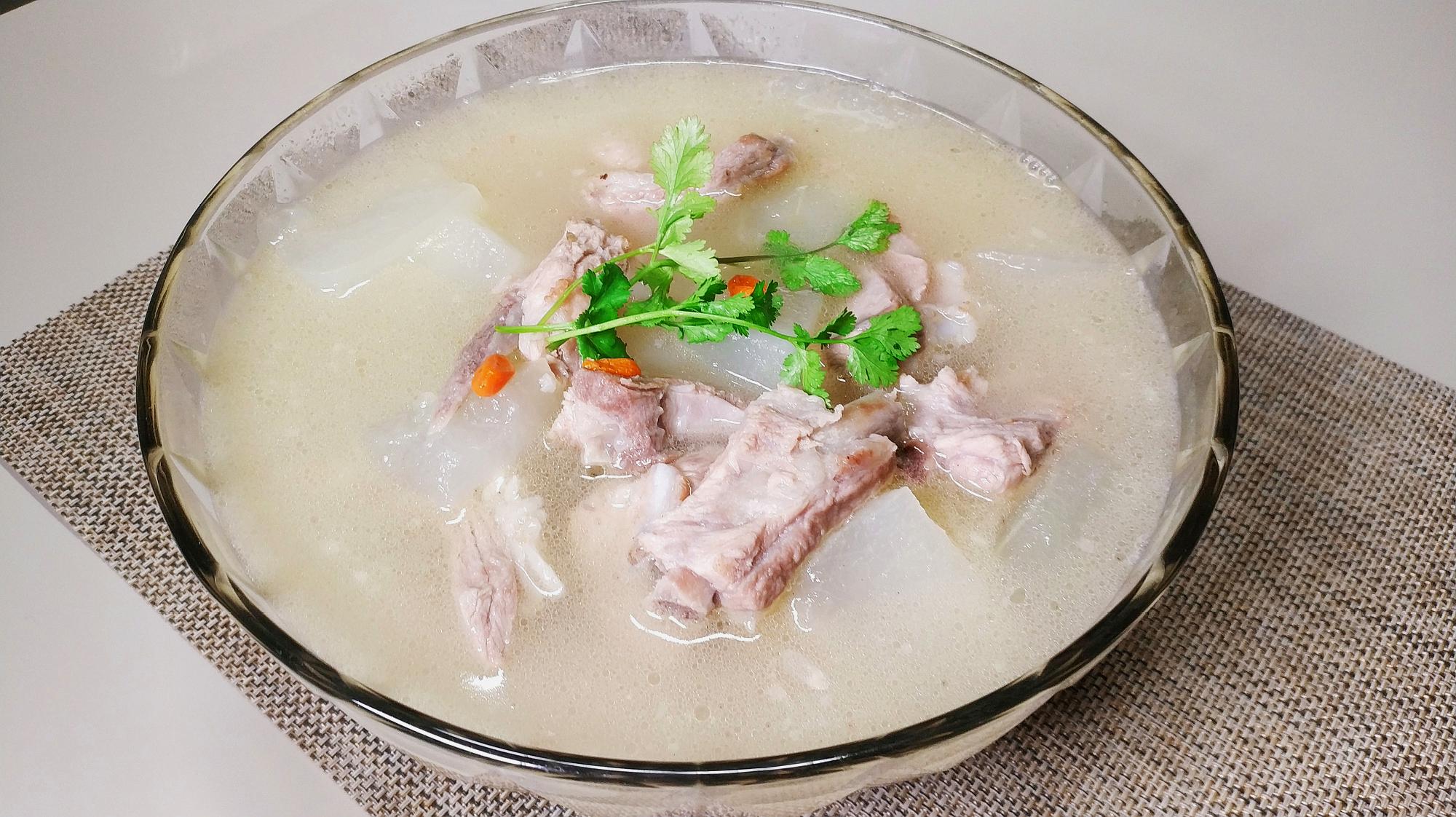 圖片[5]-中老年人夏天養(yǎng)生  常喝這兩樣湯 補(bǔ)水潤(rùn)燥身體棒-起舞食譜網(wǎng)