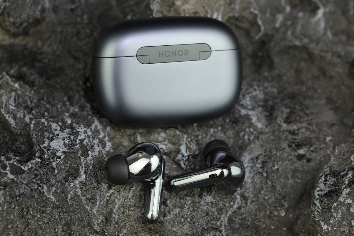 能測溫的耳機你見過嗎？Earbuds 3 Pro智能測溫降噪耳機