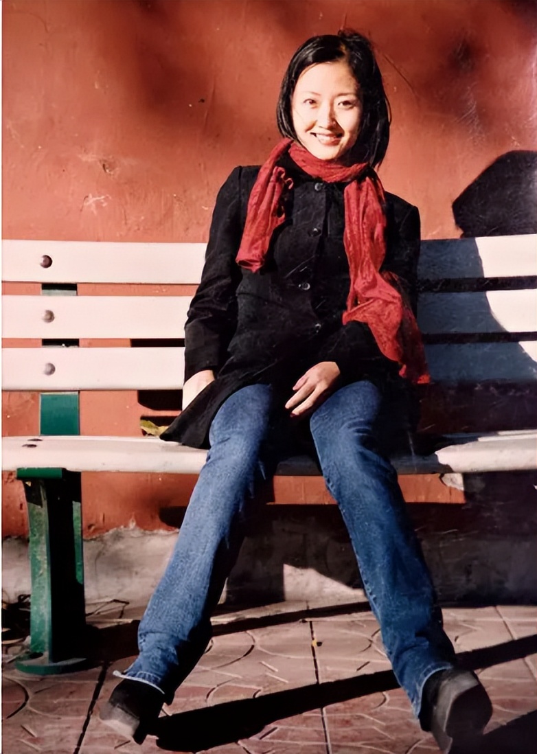 柴静：16岁上大学，23岁进央视，被迫辞职的她做错了什么？