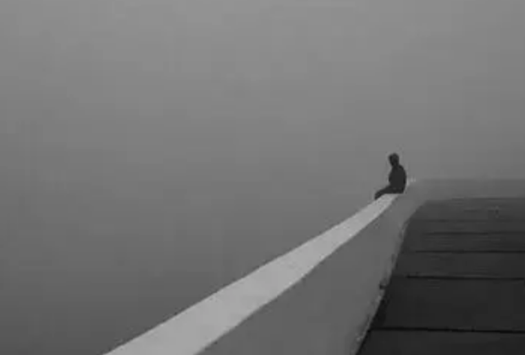 高考状元抢银行10万，被抓时仅花100多元，出狱后再考入重点大学