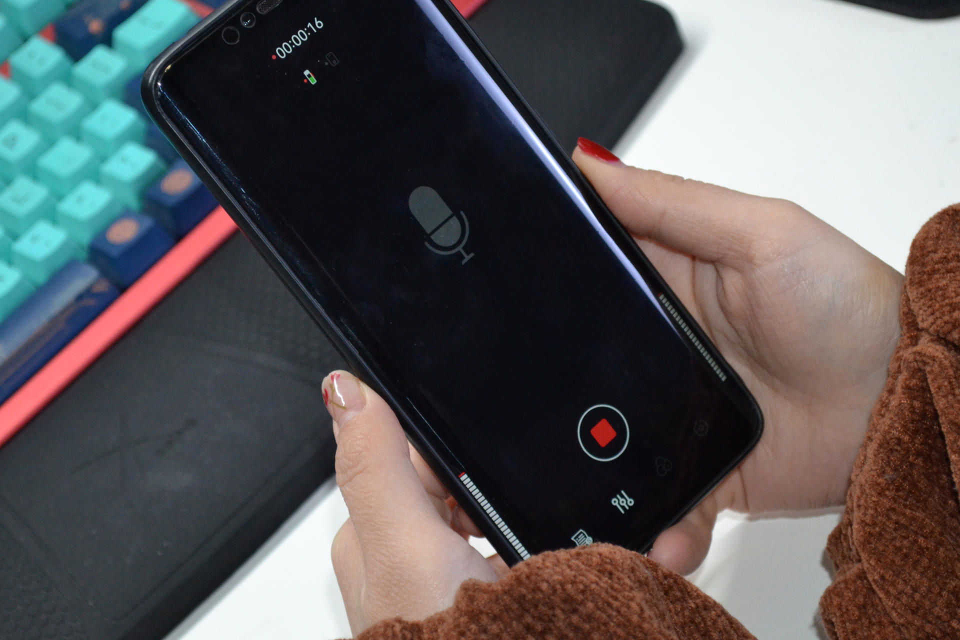 做最棒的VLOG 来试试塞宾智麦无线蓝牙麦克风