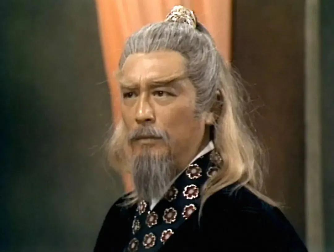 同样是演“黄药师”，把曾江和其余4位放在一块，差距就出来了