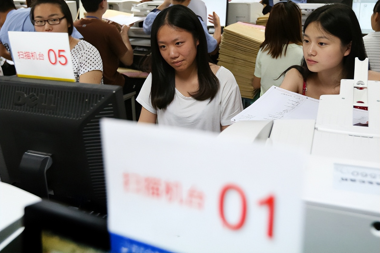 高考阅卷的“潜规则”，相似答案分数却大不相同，22届考生早避坑