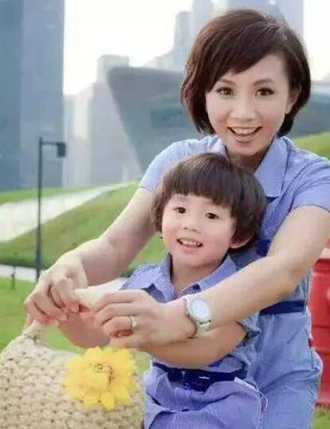 李静雯为了家庭放弃事业,毛琳为了事业忽视家庭,谁的人生更完美