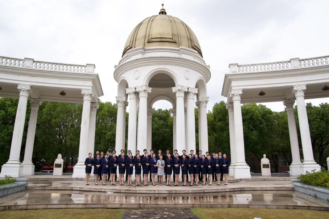 上海工商外国语职业学院2022年招收空中乘务专业考生面试须知