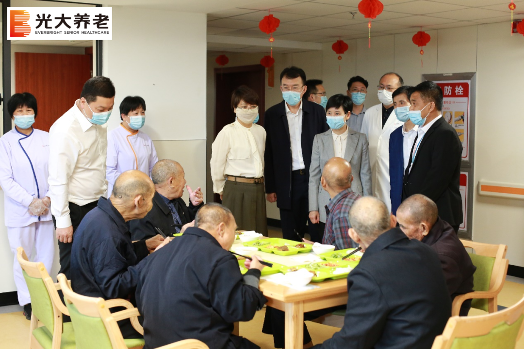 浙江省台州市副市长章月燕莅临光大百龄帮台州养老院调研