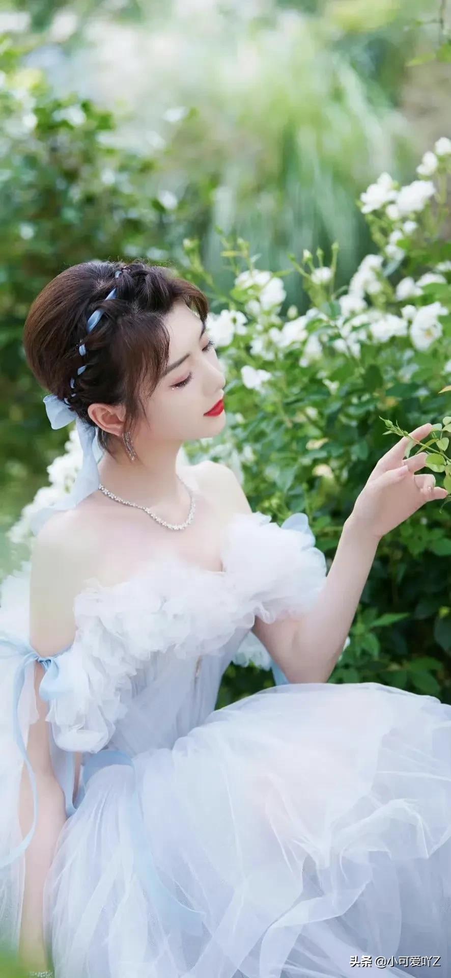 毛晓彤，可爱美丽的花仙子