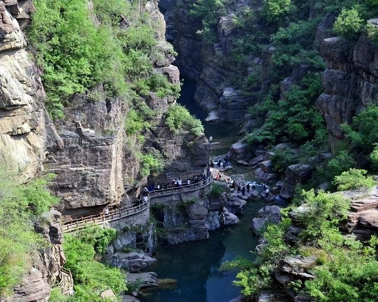 河南古称“中原”,人杰地灵,一个盛名的“十大景点”