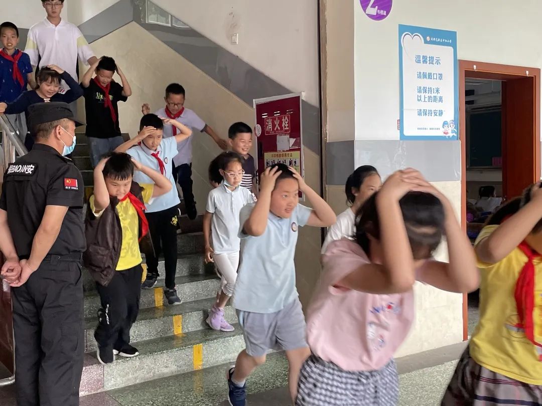 高新区中和小学组织开展第十四个“全国防灾减灾日”安全教育活动