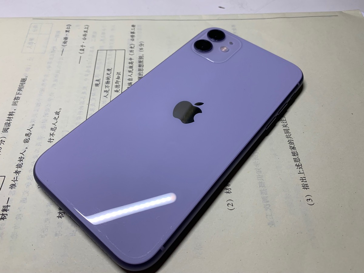 3年前的iPhone11还值得入手吗？与国产旗舰机相比如何？