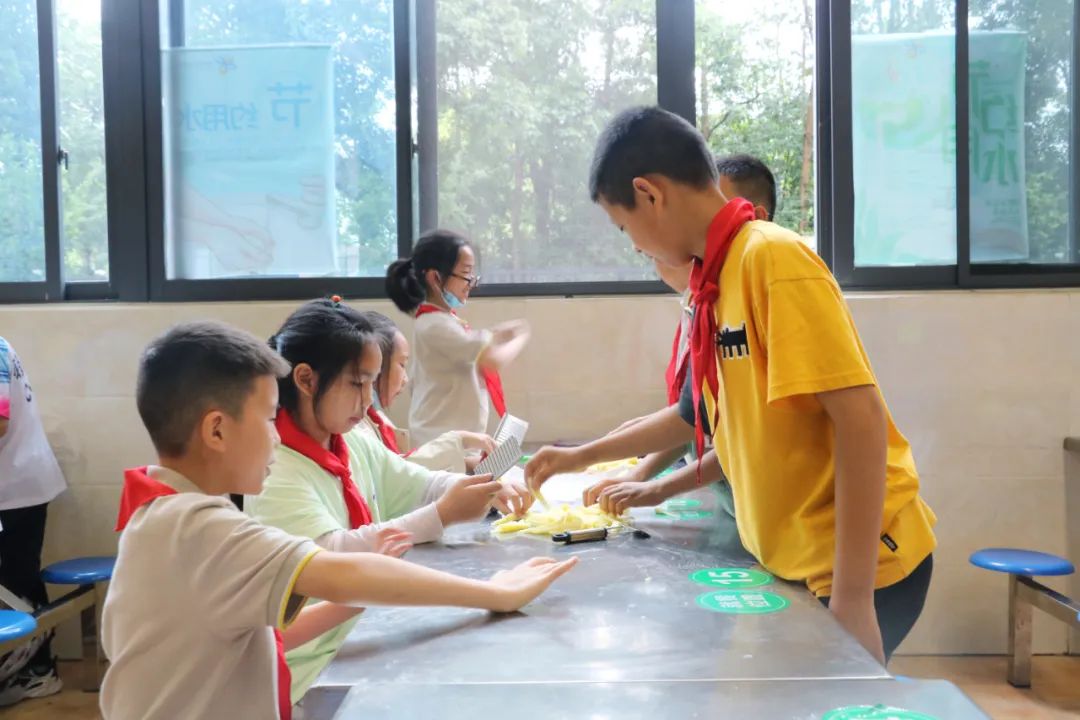 劳动之底色 幸福之源泉｜记双流区实验小学外国语学校劳动系列课程
