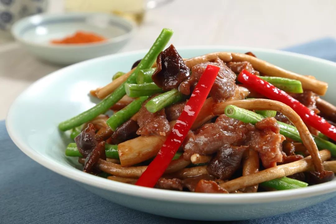 图片[1]-【牛肉炒茶树菇】做法步骤图 美味过瘾超下饭-起舞食谱网