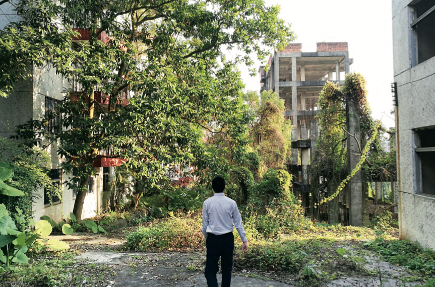 掏空六个钱包后，他们在烂尾楼里没有家