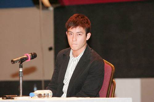 09年大学男生偷录女友视频，两人分手后，竟将不雅视频传到网络