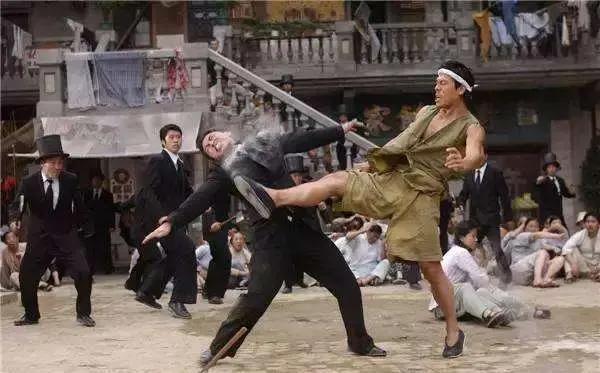 电影《功夫》中，五郎八卦棍、十二路谭腿、铁线拳三人哪个最强？