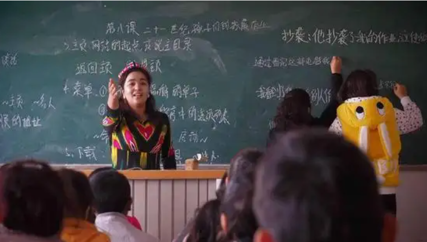 教师群体迎来“好消息”，工资终于要涨了，3类教师优势较大