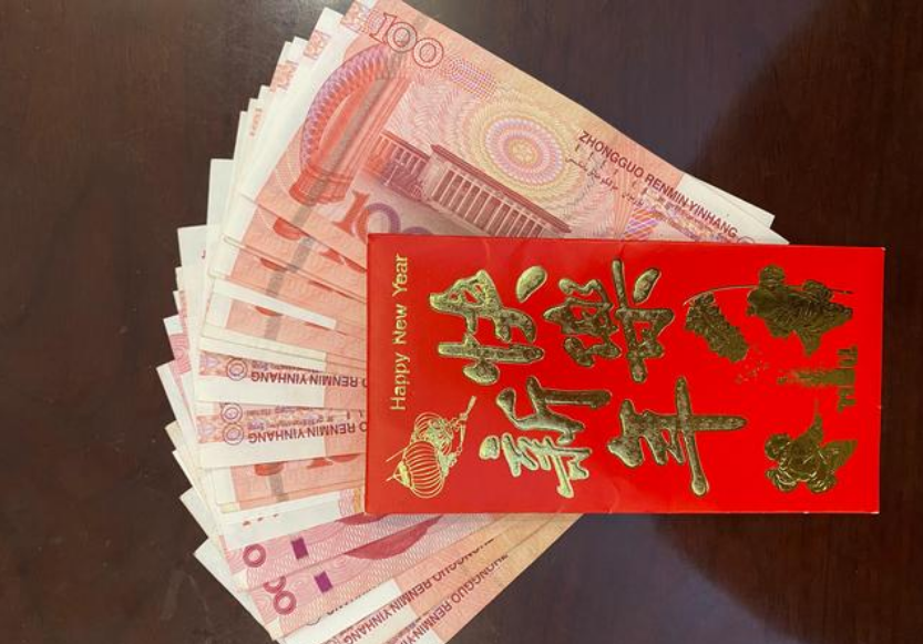 大学生还能收“压岁钱”吗？一个假期赚了2万：没毕业我就是孩子