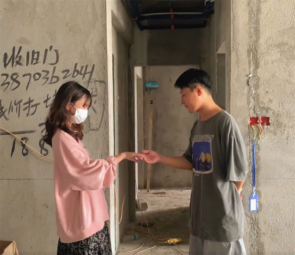 90后小夫妻买下婚房，亲自设计两室一厅毛坯房，装修前后差别太大