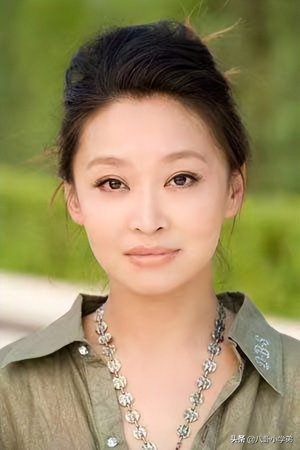 年轻时肤白貌美，如今只能演土气大妈，岁月这把“杀猪刀”太可怕