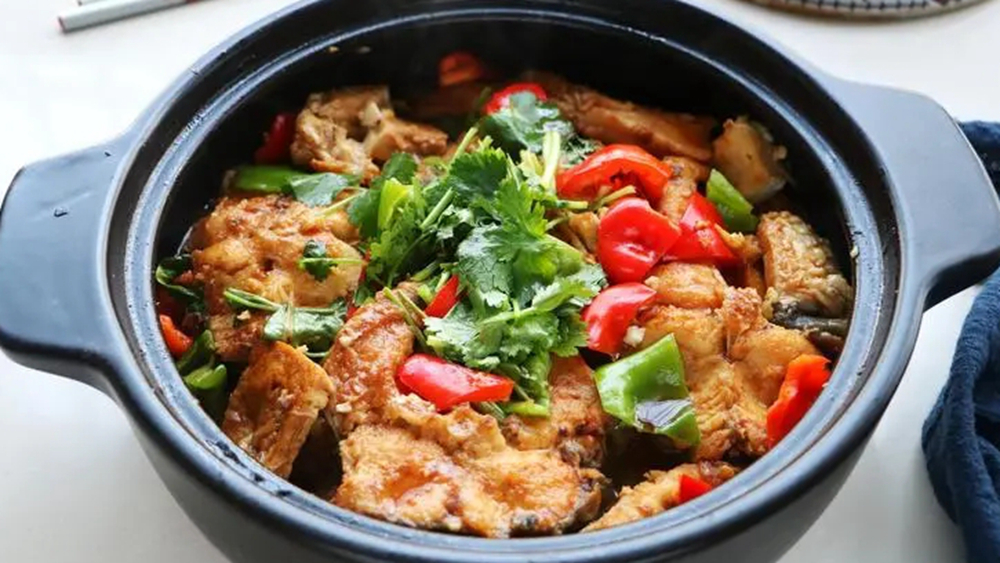 【鱼块豆腐煲】做法步骤图 豆腐嫩滑入味 下酒又下饭-起舞食谱网