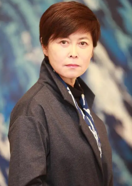 三战考研，放弃当老师进央视，三十年为民请命，敬一丹励志人生